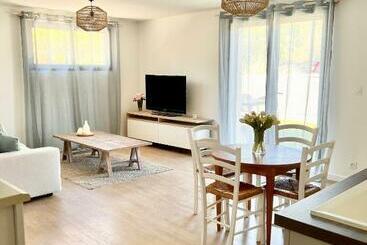 דירות לתיירים Désirée