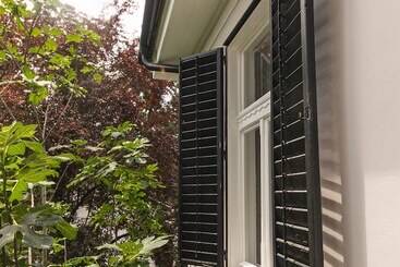 بنسيون Villa Chez Les Amis   Adults Only