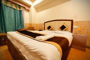 ホテル Shorya Regency