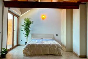 Turista apartmanok T Rex ⭑⭑⭑⭑⭑   Appartamento Elegante Con Idromassaggio