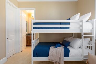 Apartamente turistice Bear Bridge By Avantstay Hilltop Haven In Temecula W/ Views, Putting Green & Hot Tub