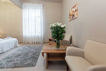 پانسیون Room In Bb   Valensija   Suite For Two In Nice