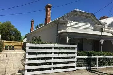 Apartamente turistice Betty The Renovated Ballarat Home Central And Warm
