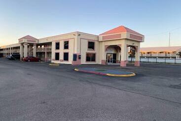 ホテル Baymont Inn By Wyndham Odessa University Area