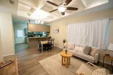 ツーリストアパートメント Modern Cozy Two Bathroom Space In Gated Community!