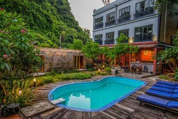 هتل Catba Backpackers Hostel & Pool Bar
