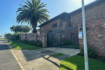 بنسيون Gigi At The Palm Tree