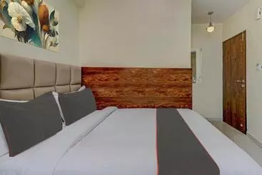 Hotel Super Collection O Karthika Residency