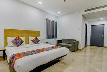Fabhotel Premium Kashi