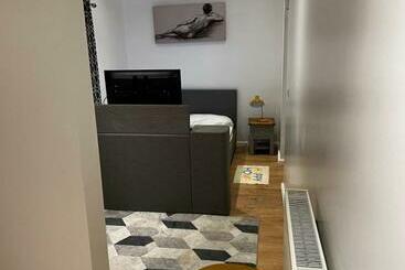 بنسيون Tranquil Gardens