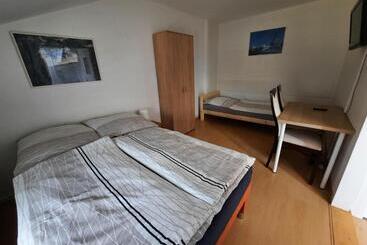 هتل آپارتمان Fewo3 1 Zim 2 Einz Bett 2 Pers Küche Dusche Wc