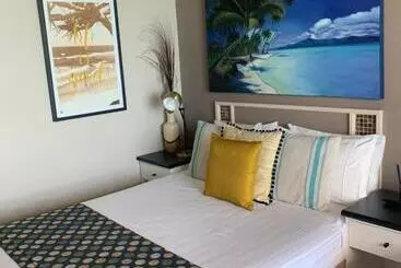 هتل آپارتمان Seafront Studio The Strand