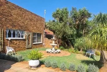 ペンション Royal Villa Guesthouse