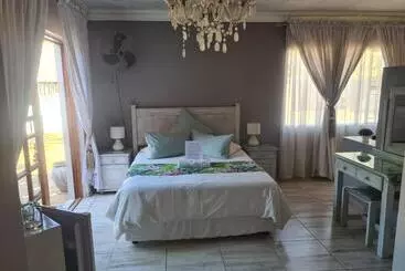 Majatalo Royal Villa Guesthouse