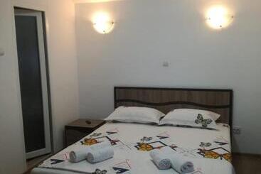 פנסיון Casa Adelin