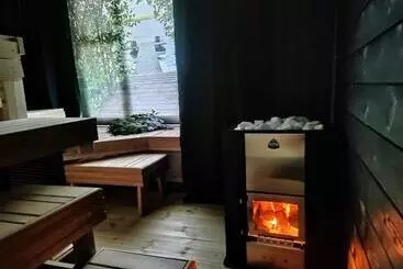 پانسیون Kalle S Unluxury Guest House Aircon 15min City Center By Train