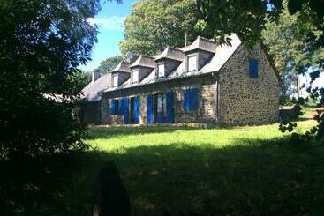 Bed and Breakfast Double & Family Rooms In Tranquility In Blue