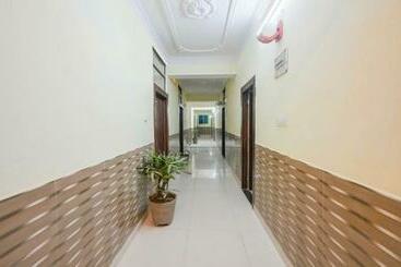 هتل Pop 89428 Oyo Flagship Moon Light