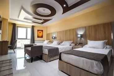 هتل Hôtel Zinou Zm