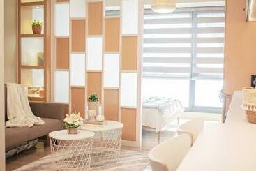 Aparthotel Cozy And Classy Studio Across Airport Terminal 3