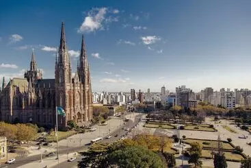 Hotelli Dazzler By Wyndham La Plata