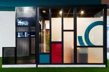 پانسیون Konk Hostel