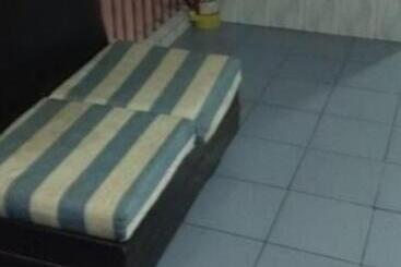 هتل Zeal Guest House By Wb Inn