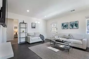 آپارتمان‌های توریست‌ها Remodeled 4br Near Sofi, Forum, Hollywood, La Live