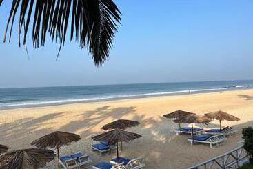 Resort Happy Shack Beach And Wooden Huts