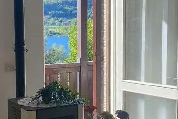 ツーリストアパートメント Romantica Terrazza Sul Lago