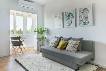 آپارتمان‌های توریست‌ها Spacious Apt Campo D Ourique With Ac