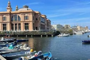 ベッドアンドブレックファースト Home Sweet Home