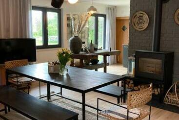 דירות לתיירים Das Erwin Design Bungalow