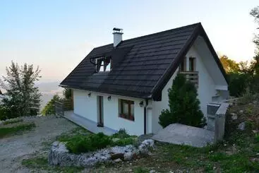 ツーリストアパートメント Hiša V Mesečini   Moonlight House