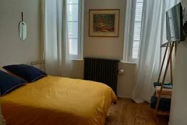 تختخواب و صبحانه La Maison De Dom