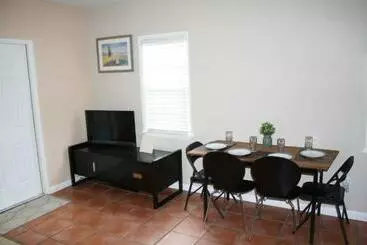 Turistihuoneistot Key West Style Historic Home In Coconut Grove Florida, The Blue House