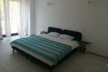Pensió Casa Prieteniei   Camere   3 Km Piatra Neamț