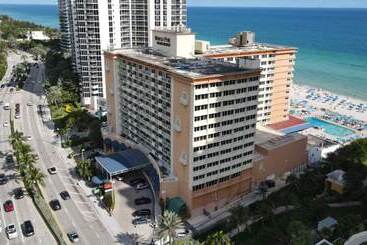 Aparthotel Beachfront Condo In Miami!