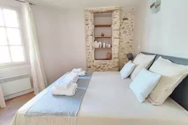 Turistihuoneistot Esquiros