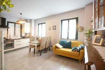 ツーリストアパートメント Fernanda S Home