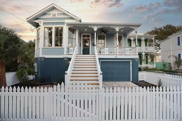 Pisos turísticos Fleur De Lis Cottage Is Where Luxury Meets History