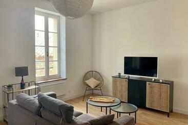 Apartamenty turystyczne Charmant T2 De 48m2 Au Cœur Du Village De Lézignan Corbieres