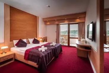 فندق Corvus Aqua