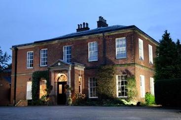 ホテル Dovecliff Hall