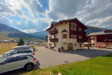 ツーリストアパートメント Family House Amalia Myholidaylivigno