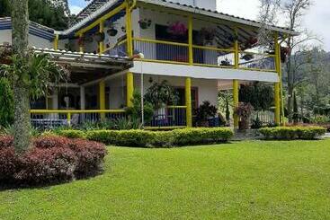 Vakantie-appartementen Las Aves De Paraiso Farm