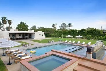 Turistihuoneistot Starlight Estate By Avantstay 26 People Architectual Mansion W Pool Tennis Court Game Room