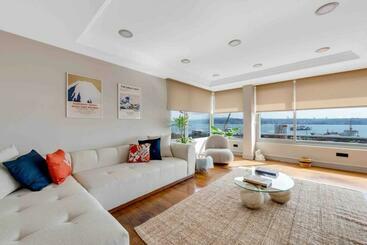ツーリストアパートメント Amazing Bosphorus View Apartment