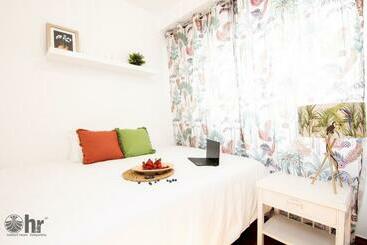 Жильё для туристов Entire Apartament 1 Minute From The Historical Center