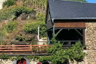 Turistihuoneistot Ferienhaus Goldstück Wohnen Im Weinberg